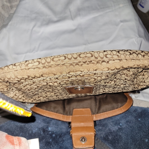 Coach Designer Hand Bag - Picture 5 of 8